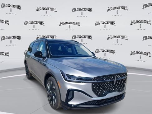 New 2026 Lincoln Nautilus Reserve image 7