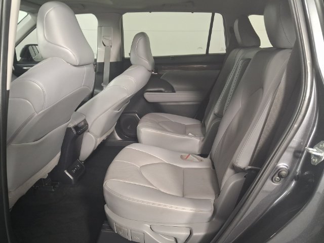 Used 2020 Toyota Highlander Limited AWD/4WD image 23