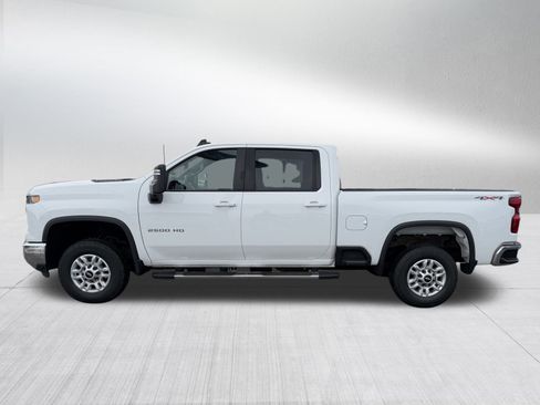 Used 2024 Chevrolet Silverado 2500 LT image 4