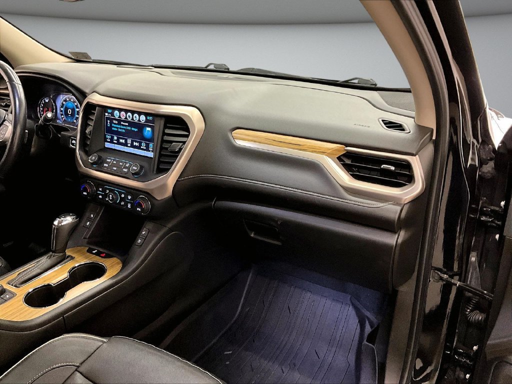 Used 2018 GMC Acadia Denali w/ Technology Package AWD/4WD image 27
