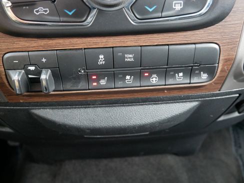 Used 2017 RAM 1500 Laramie image 28