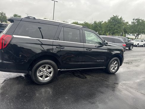 Used 2025 Ford Expedition Platinum w/ Platinum Ultimate Package AWD/4WD image 11