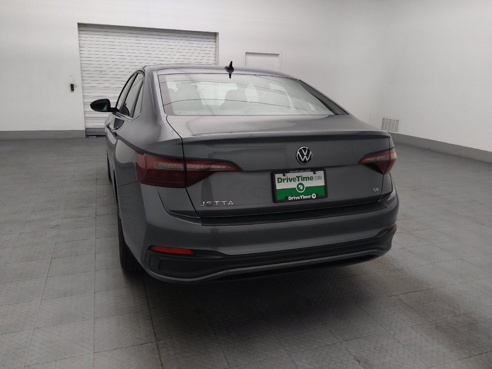 Used 2024 Volkswagen Jetta SE FWD image 6