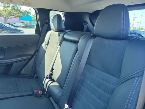 Used 2025 Mitsubishi Outlander SE image 14