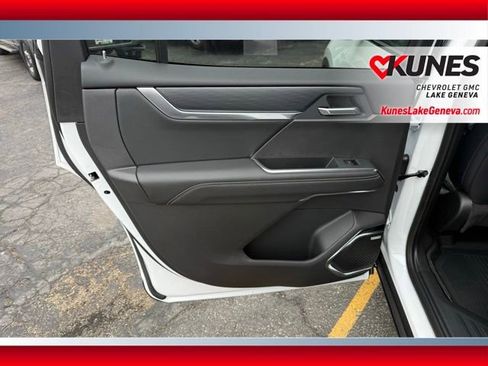 New 2026 GMC Acadia Elevation w/ Black Edition AWD/4WD image 17