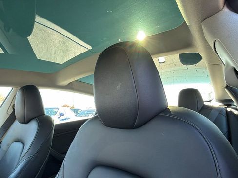 Used 2023 Tesla Model 3 Standard Range image 21