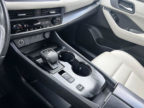 Certified 2023 Nissan Rogue SV w/ SV Premium B Package FWD image 27