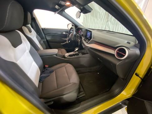 Used 2024 Chevrolet Trax RS w/ Driver Confidence Package image 38