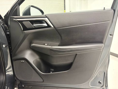 Used 2025 Mitsubishi Outlander SE FWD image 35
