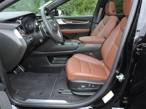 New 2026 Cadillac XT5 Sportv w/ LPO, Onyx Lite Package image 16