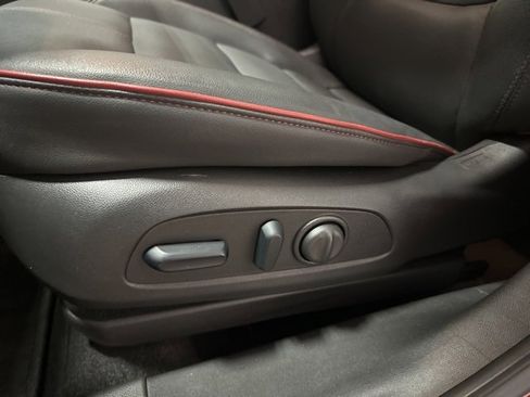 Used 2024 Chevrolet TrailBlazer RS w/ Convenience Package image 8