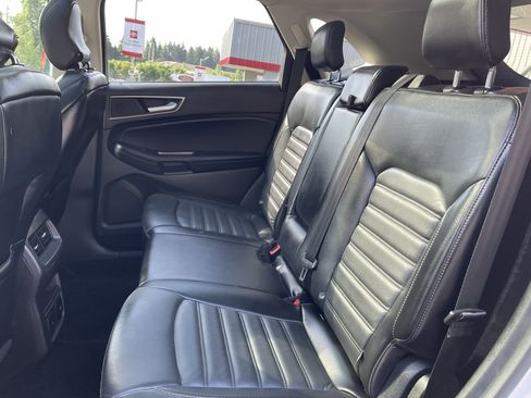 Used 2018 Ford Edge SEL w/ Equipment Group 201A AWD/4WD image 14