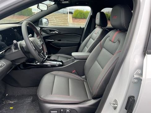 New 2026 Chevrolet Trax RS w/ Sunroof Package FWD image 4
