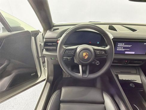 Certified 2025 Porsche Macan 4 Electric RWD image 18