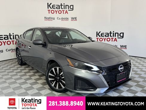 Used 2025 Nissan Altima 2.5 SL FWD image 2