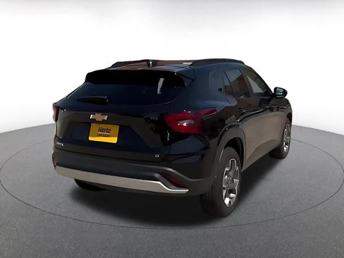 Used 2025 Chevrolet Trax LT w/ LT Convenience Package FWD image 14