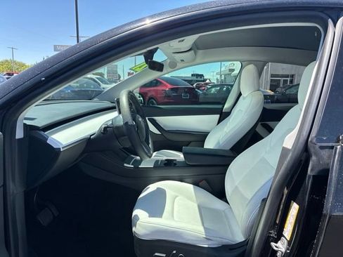 Used 2021 Tesla Model Y Long Range AWD/4WD image 14