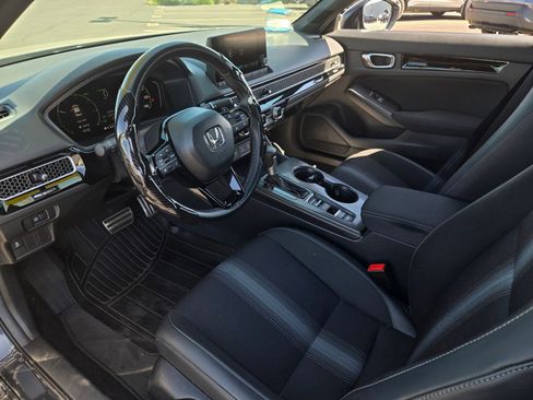 Used 2025 Honda Civic Sport image 3
