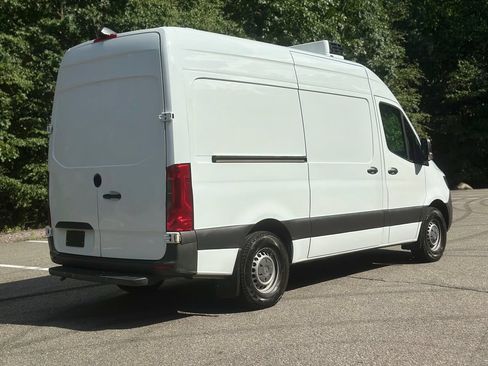 Used 2020 Mercedes-Benz Sprinter 2500 image 4