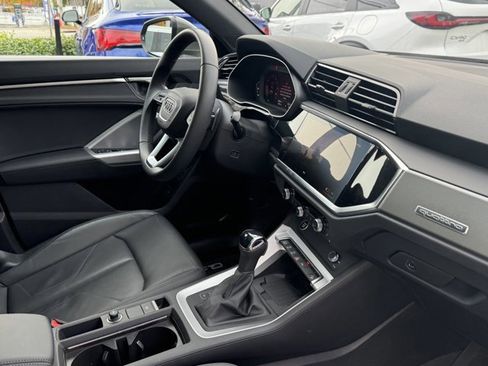 Certified 2025 Audi Q3 2.0T Premium image 27