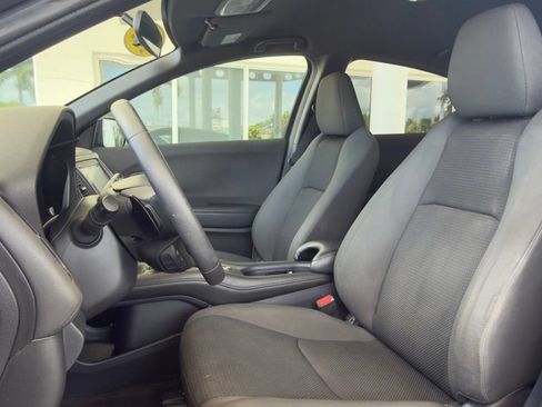 Used 2022 Honda HR-V Sport image 4