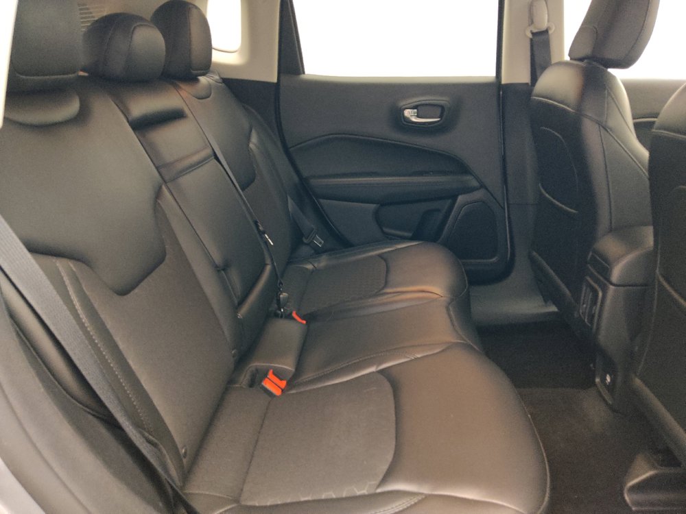 Used 2018 Jeep Compass Latitude AWD/4WD image 19