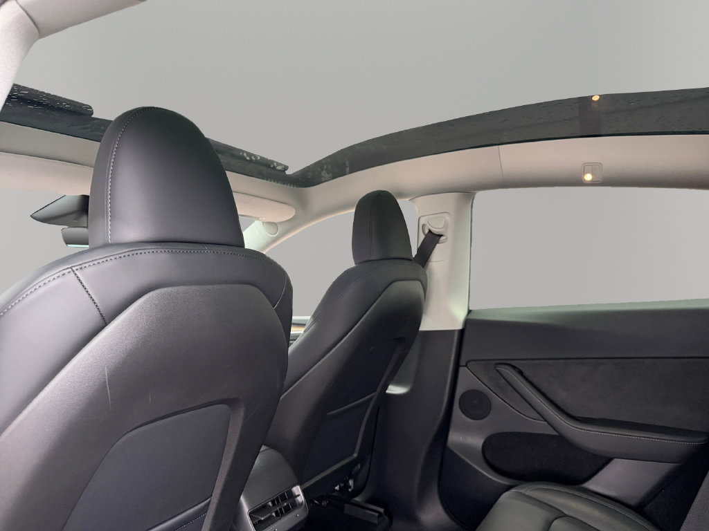 Used 2024 Tesla Model Y Long Range RWD image 17