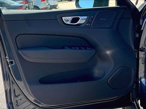 New 2026 Volvo XC60 B5 Ultra w/ Protection Package Premier image 11