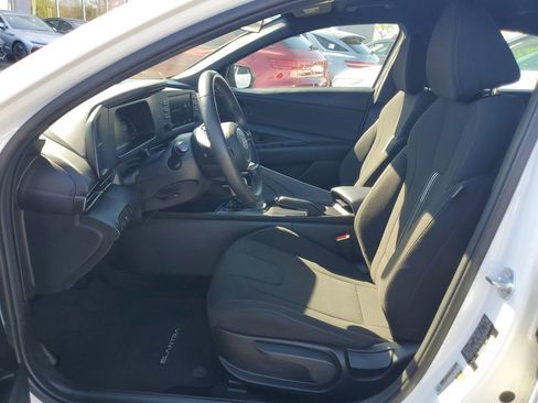 Certified 2025 Hyundai Elantra Sport FWD image 13