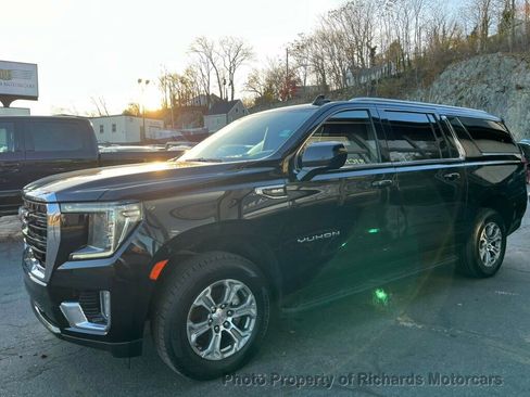 Used 2022 GMC Yukon XL SLE image 6