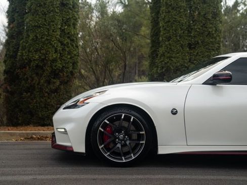 Used 2019 Nissan 370Z NISMO image 5