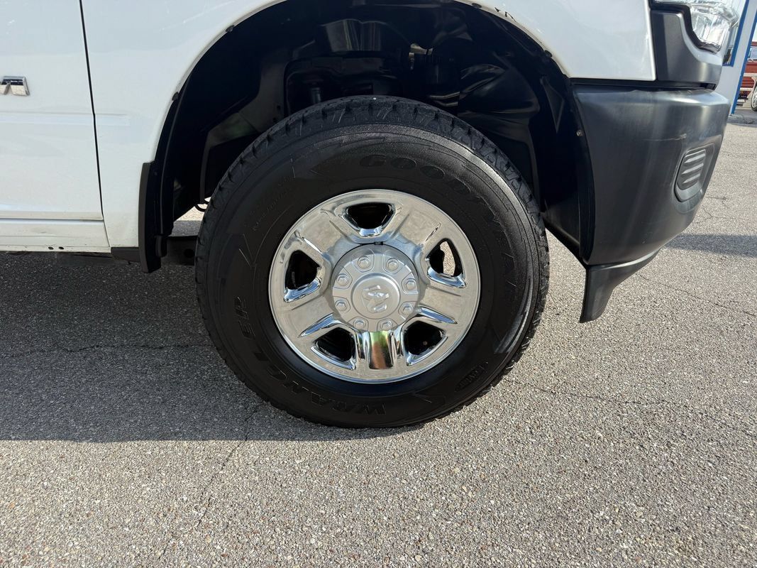 Used 2022 RAM 3500 Tradesman AWD/4WD image 9