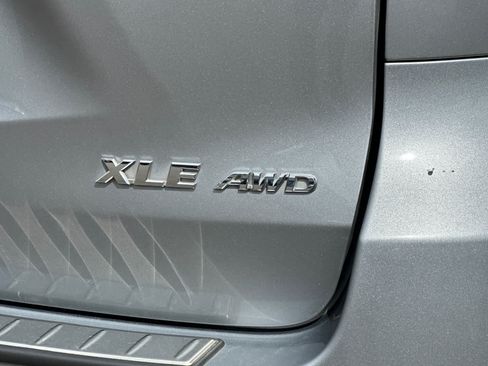 Used 2015 Toyota Highlander XLE AWD/4WD image 29