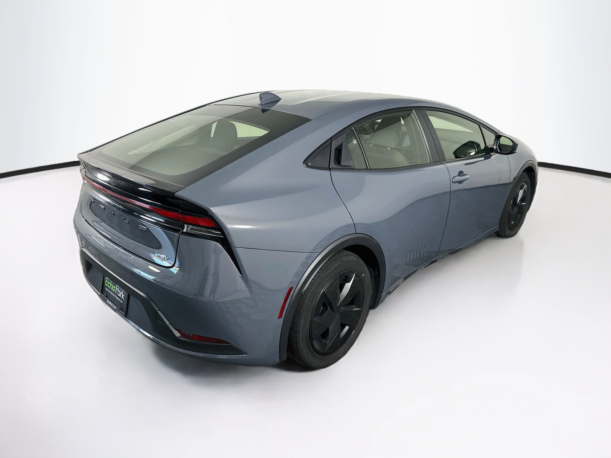Used 2025 Toyota Prius LE FWD image 9