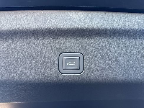 New 2026 Chevrolet Tahoe Premier image 13