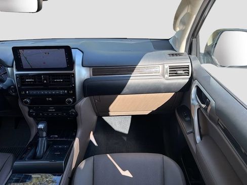 Used 2023 Lexus GX 460 Premium w/ Premium Package AWD/4WD image 18