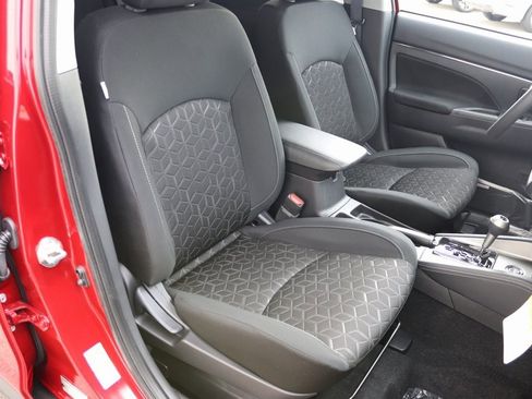 New 2025 Mitsubishi Outlander Sport ES image 17