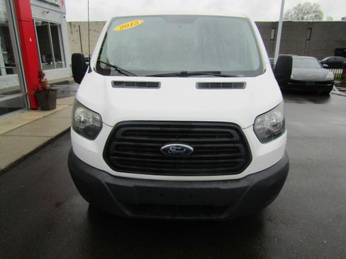 Used 2015 Ford Transit 150 XL image 3
