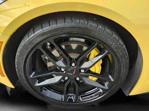 Used 2019 Chevrolet Corvette Stingray Coupe w/ 2LT Preferred Equipment Group image 39