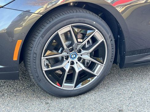 New 2025 BMW i5 xDrive40 w/ M Sport Package image 9