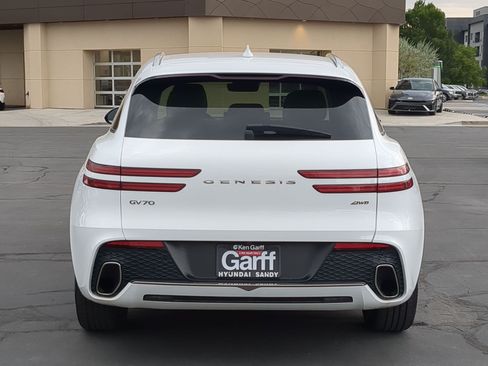 Used 2025 Genesis GV70 2.5T AWD/4WD image 5