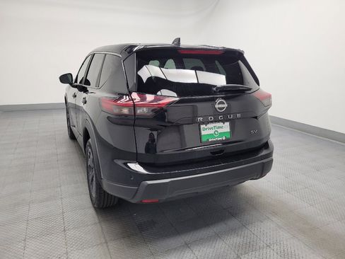 Used 2024 Nissan Rogue SV FWD image 6