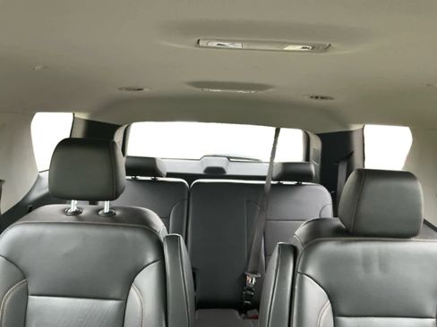Used 2021 Chevrolet Traverse RS AWD/4WD image 16