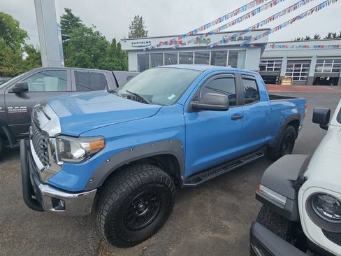 Used 2019 Toyota Tundra SR5 AWD/4WD image 3