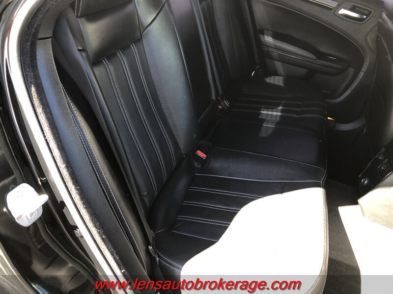 Used 2014 Chrysler 300 S RWD image 20