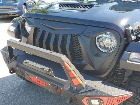 Used 2021 Jeep Gladiator Mojave w/ Trailer Tow Package image 9