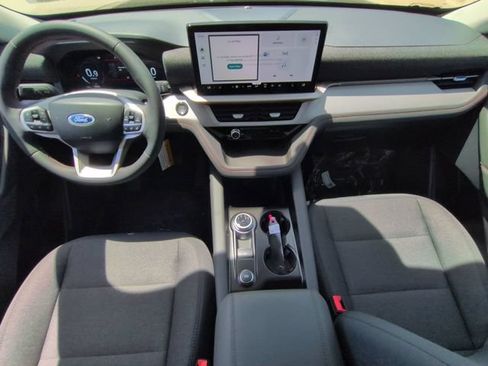 New 2026 Ford Explorer Active RWD image 15
