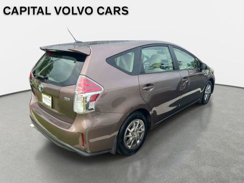 Used 2017 Toyota Prius V Four FWD image 4