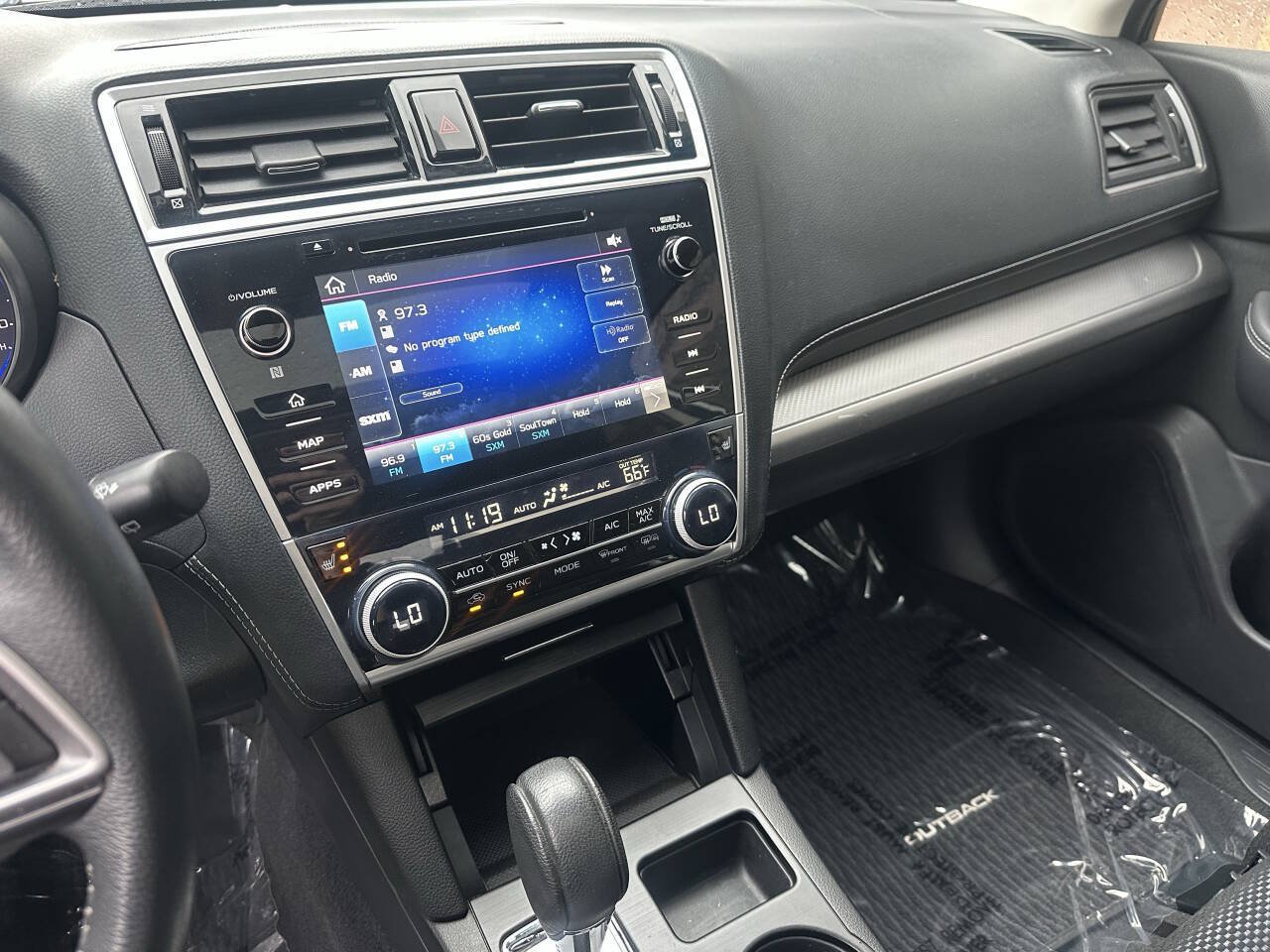 Used 2019 Subaru Outback 2.5i Premium AWD/4WD image 1