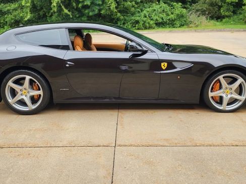Used 2016 Ferrari FF image 29